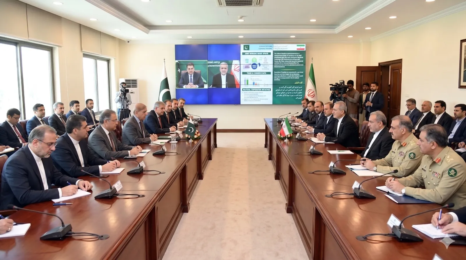 High-Level Delegations Hold Extensive Consultations
